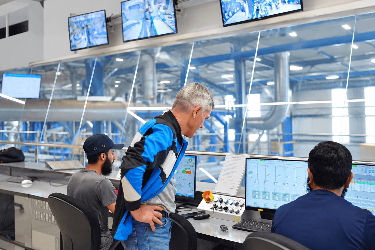 ZRK Group operators monitoring the production line from the plant control room